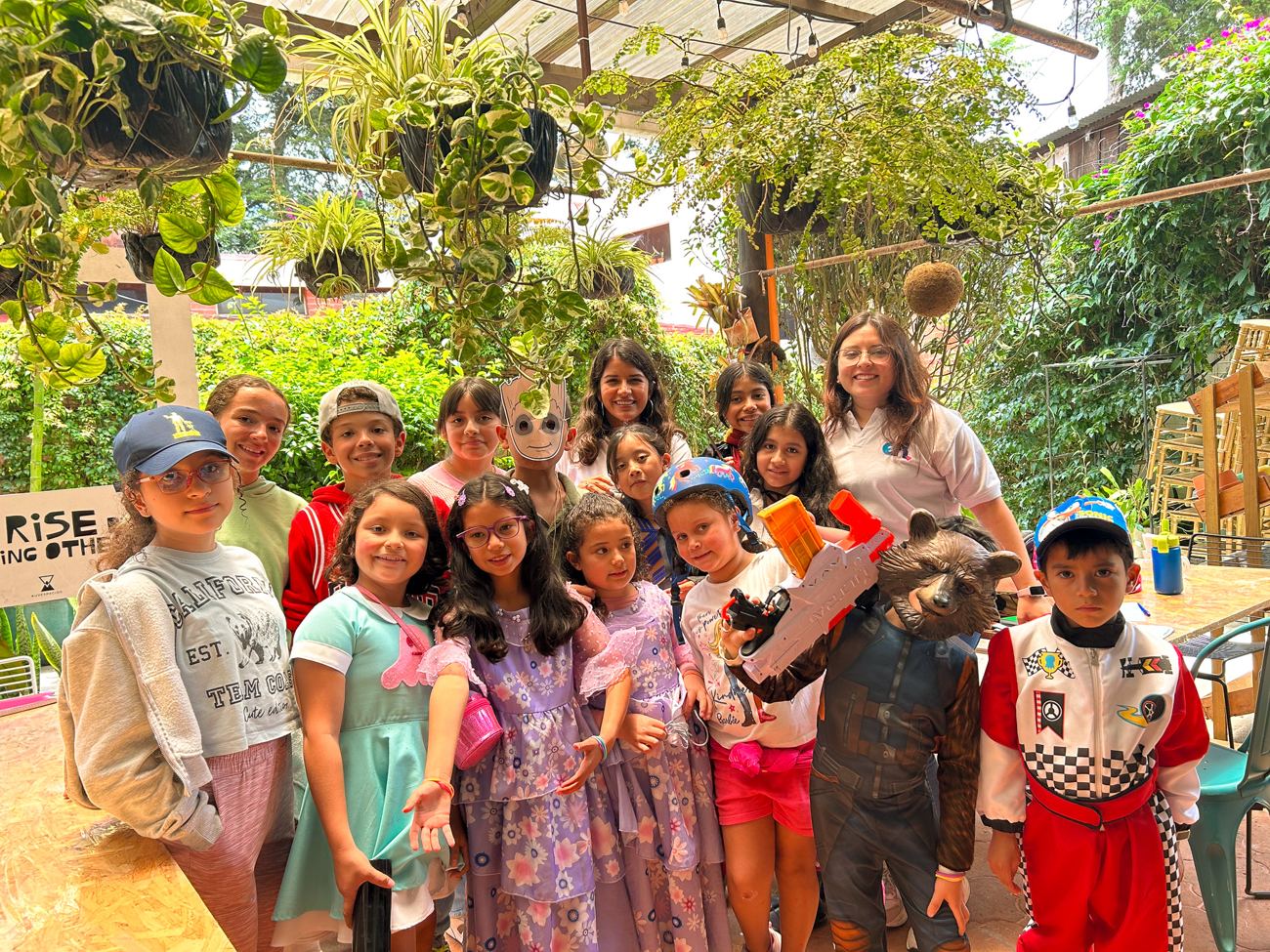 Niños en un workshop de EmprendeKids